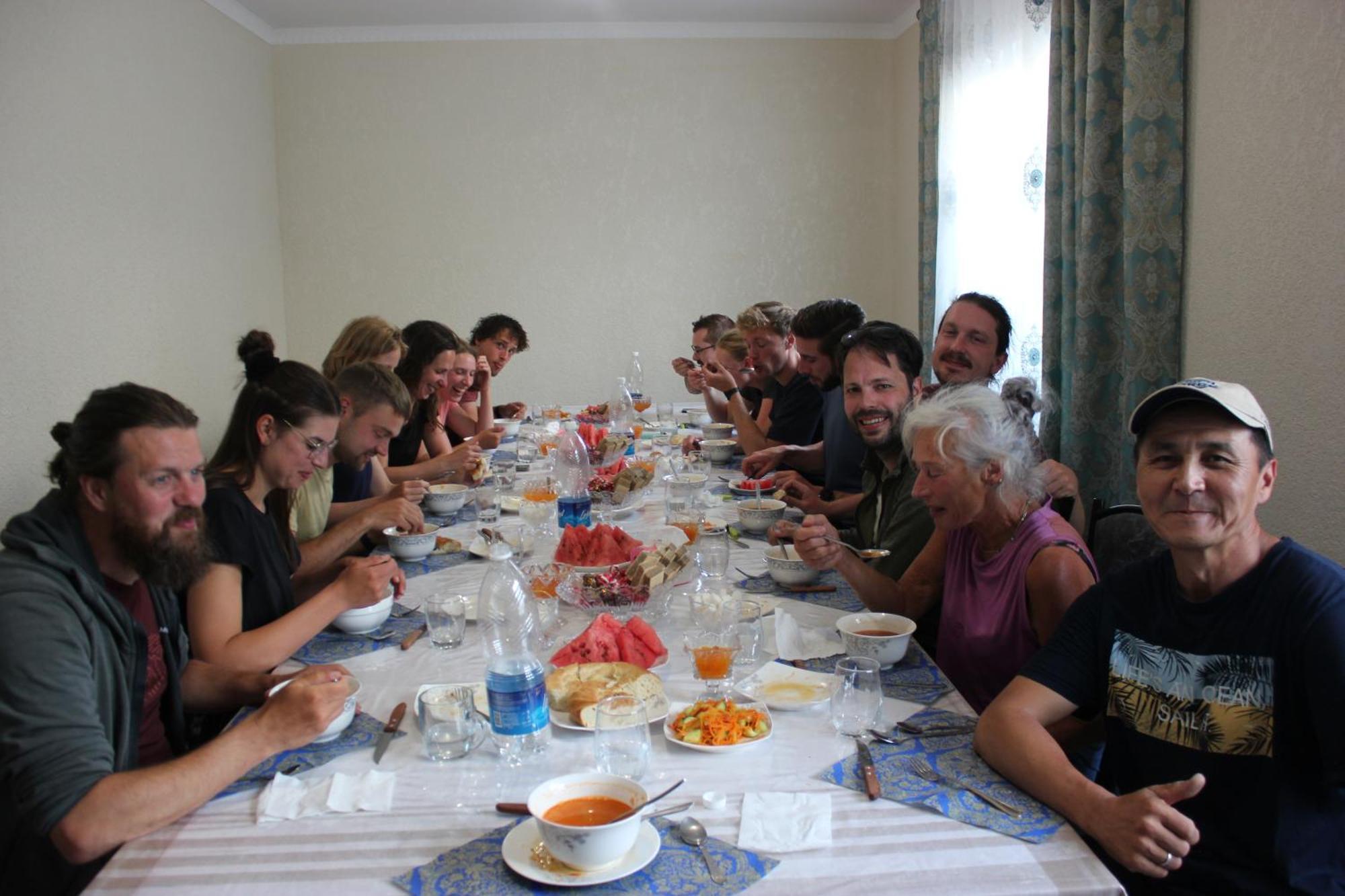 Uz-Anar Guest House Kochkor Esterno foto